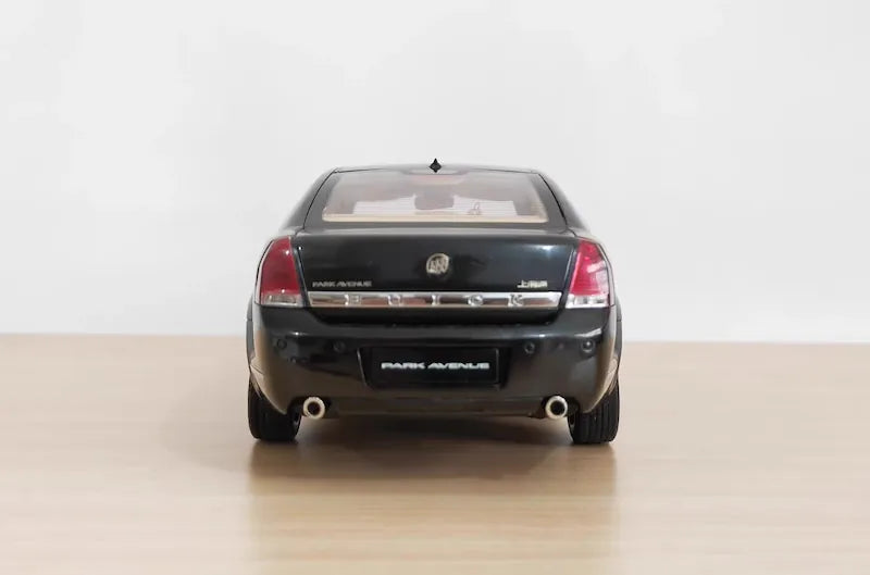 1:18 Buick 2007 Park Avenue Die Cast Model Car