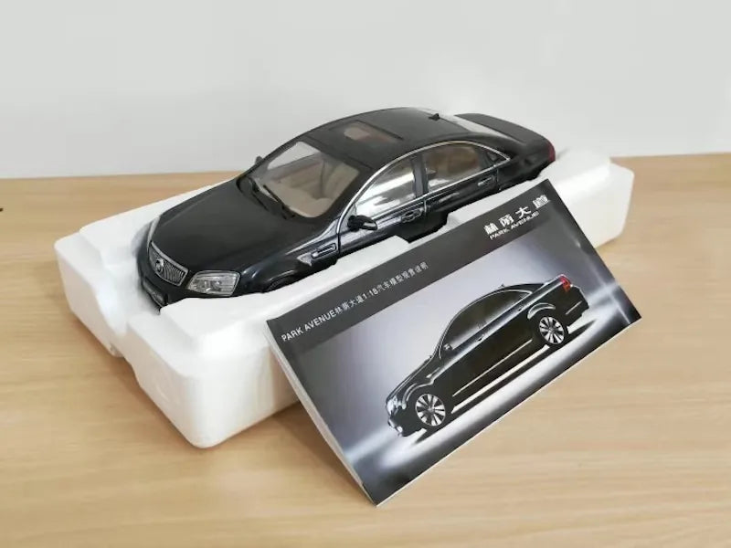 1:18 Buick 2007 Park Avenue Die Cast Model Car