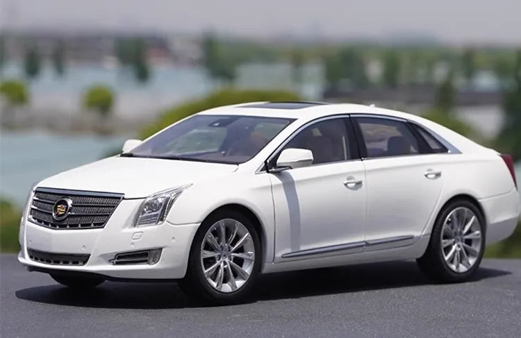 1:18 Cadillac 2013 XTS