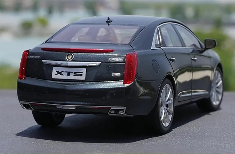 1:18 Cadillac 2013 XTS