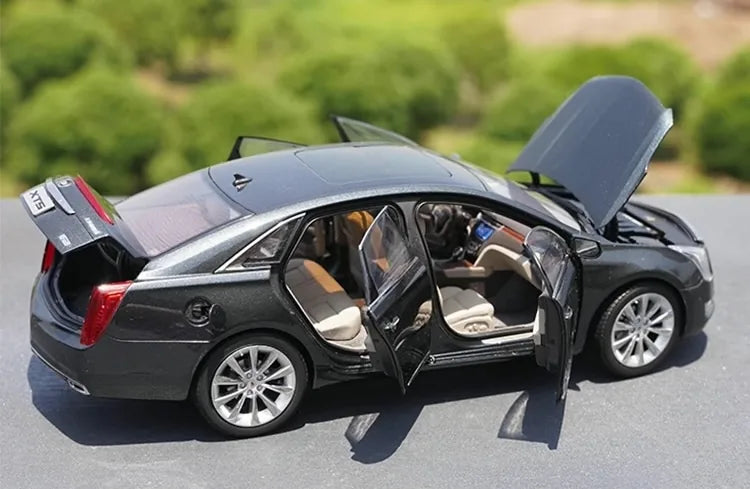 1:18 Cadillac 2013 XTS