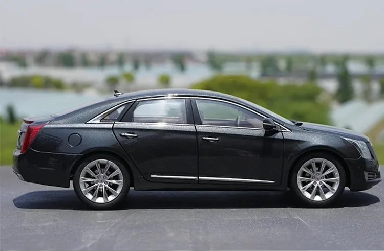 1:18 Cadillac 2013 XTS