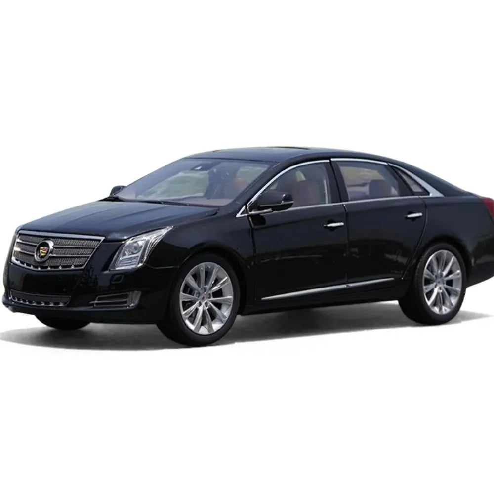 1:18 Cadillac 2013 XTS Black Die Cast Model Car