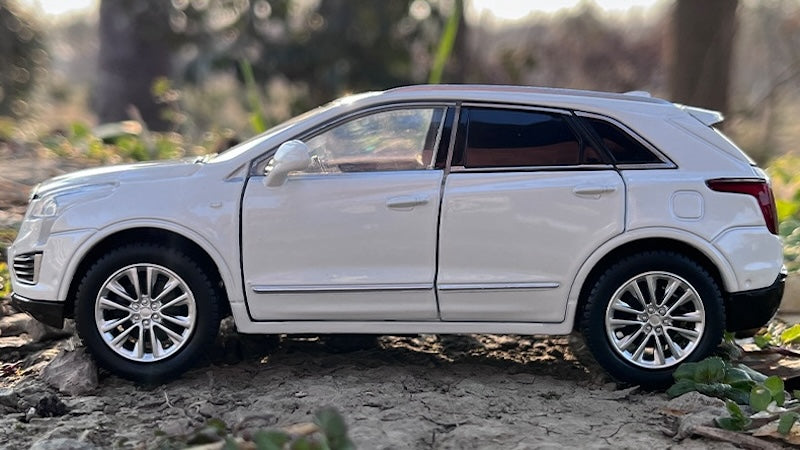 1:32 Cadillac 2015 XT5 Die Cast Model Car