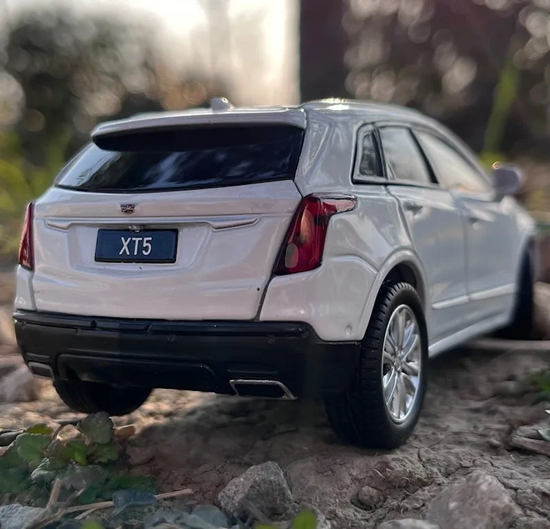 1:32 Cadillac 2015 XT5 