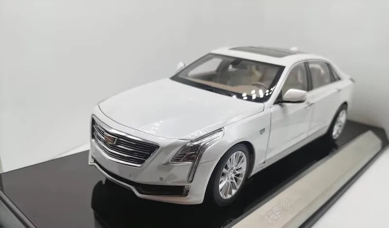 1:18 Cadillac 2016 CT6 White Die Cast Model Car