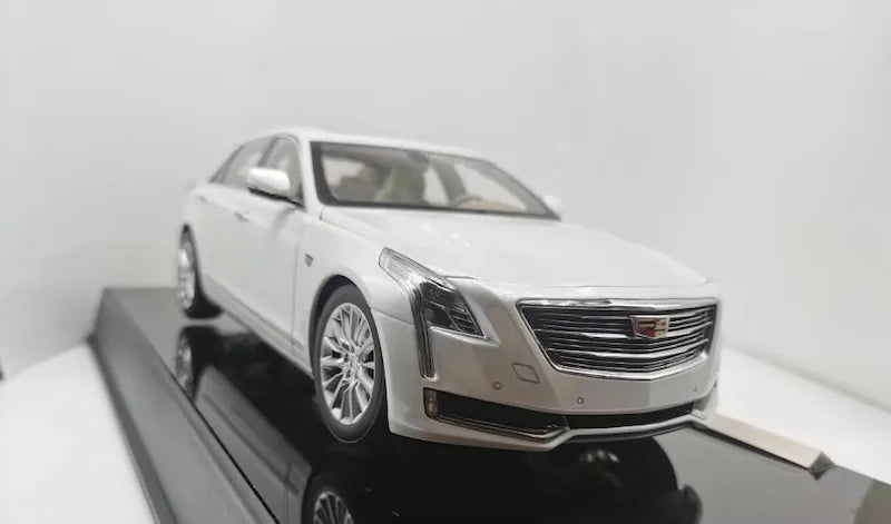 1:18 Cadillac 2016 CT6 Die Cast Model Car