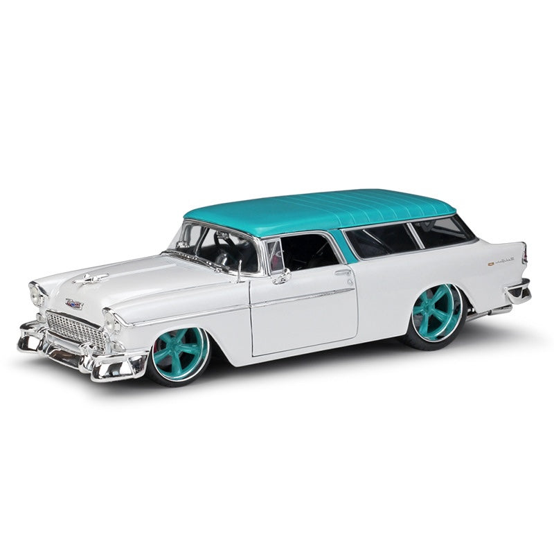 1:18 Chevrolet 1955 Nomad White Die Cast Model Car