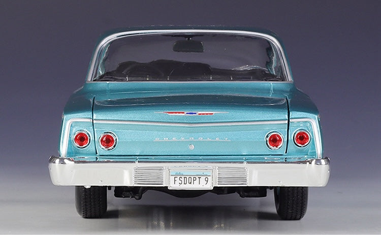 1:18 Chevrolet 1962 Bel Air Die Cast Model Car