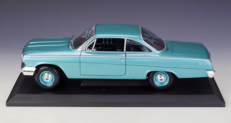 1:18 Chevrolet 1962 Bel Air Die Cast Model Car