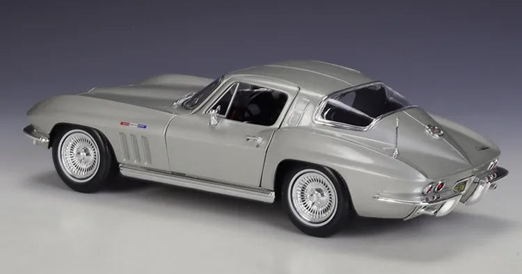 1:18 Chevrolet Corvette del 1965 