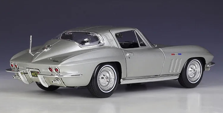 1:18 Chevrolet Corvette del 1965 