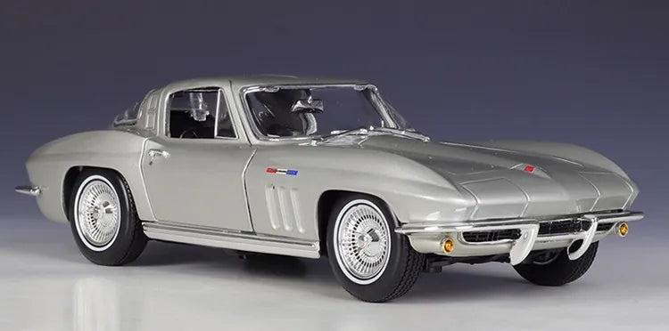 1:18 Chevrolet Corvette del 1965 