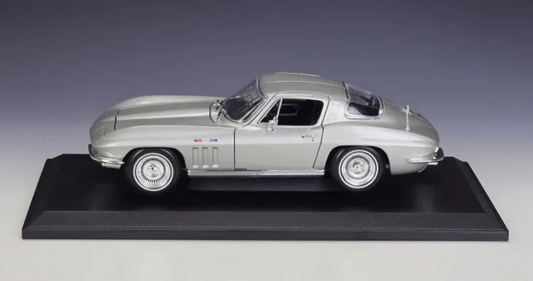 1:18 Chevrolet Corvette del 1965 