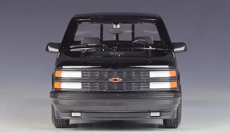 1:24 Chevrolet 1993 454 SS Pick-up Die Cast Model Car