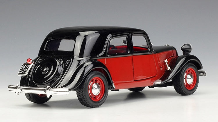 1:24 Citroen 1938 15 CV TA Die Cast Model Car