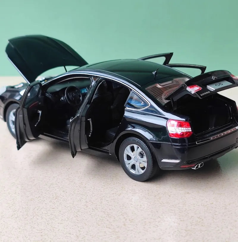 1:18 Citroën 2008 C5 Die Cast Model Car