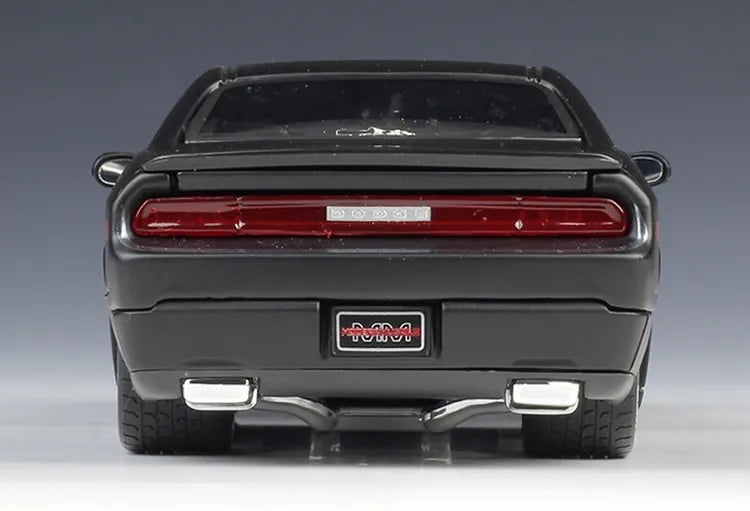 1:24 Dodge 2008 Challenger