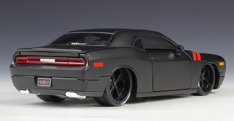 1:24 Dodge 2008 Challenger Die Cast Model Car