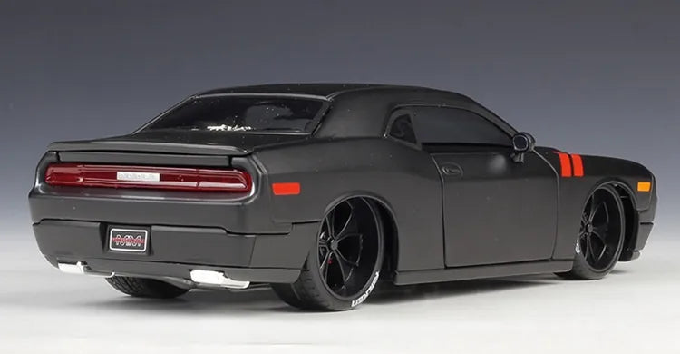 1:24 Dodge 2008 Challenger