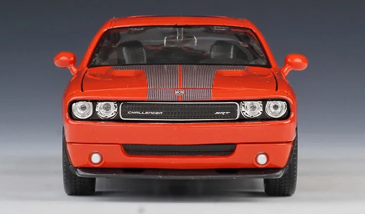 1:24 Dodge 2008 Challenger SRT8 Die Cast Model Car