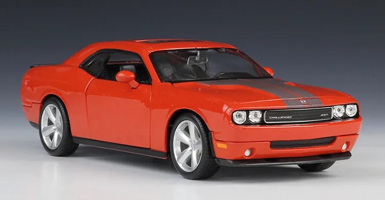 1:24 Dodge 2008 Challenger SRT8 Die Cast Model Car