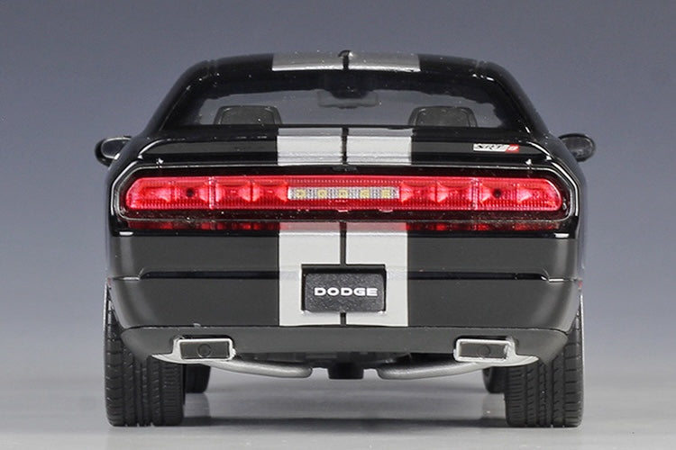 1:24 Dodge 2012 Challenger SRT Die Cast Model Car