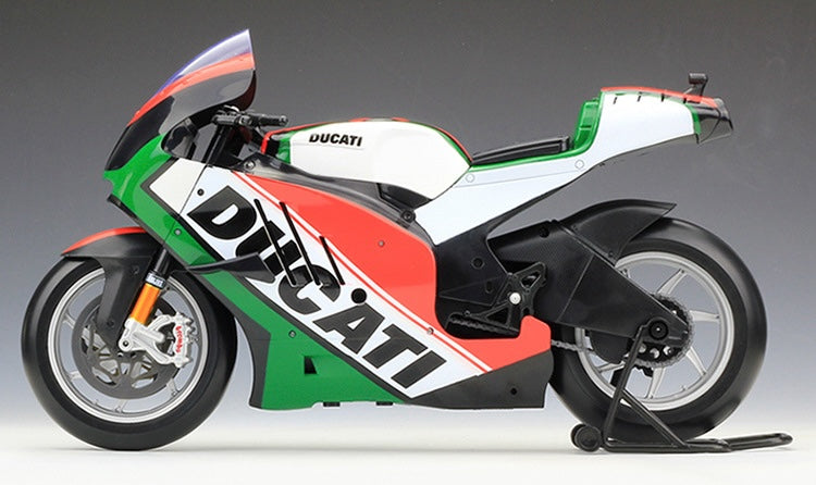 1:6 Ducati 2011 Desmosedici Italy Motorcycle Model