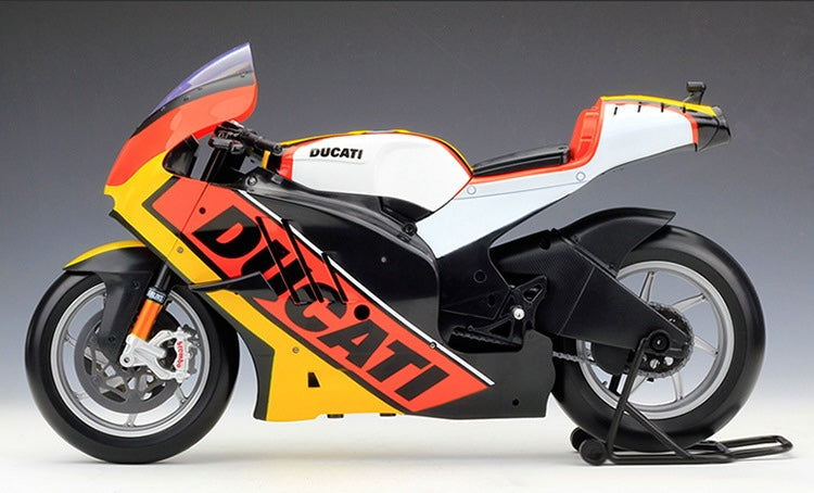 1:6 Ducati 2011 Desmosedici Germany Motorcycle Model