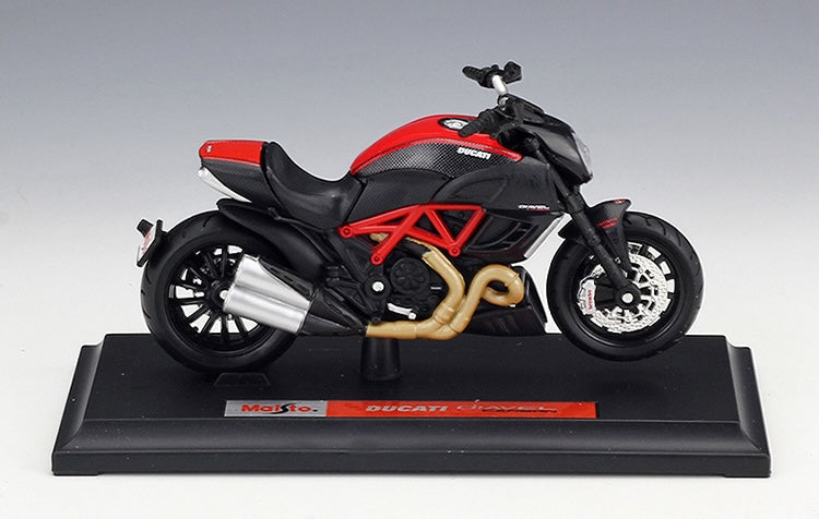 1:18 Ducati 2011 Diavel Carbon Motorcycle Model