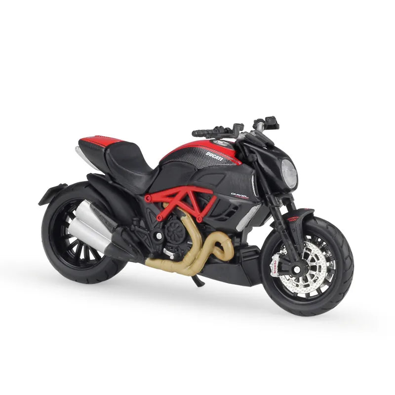 1:18 Ducati 2011 Diavel Carbon Motorcycle Model