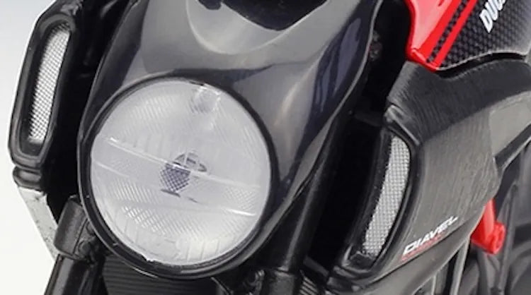 1:12 Ducati 2011 Diavel Carbon Motorcycle Model