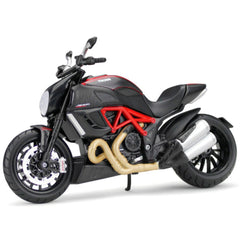 1:12 Ducati 2011 Diavel Carbon Diavel Carbon Motorcycle Model