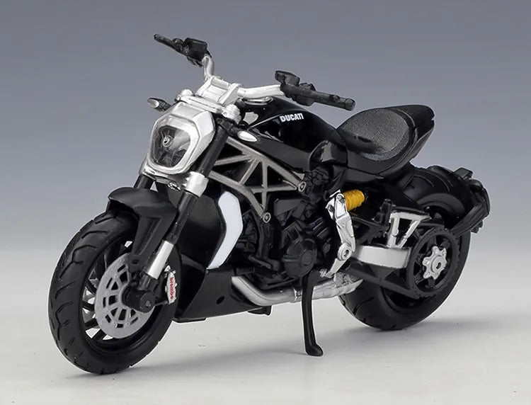 1:18 Ducati 2016 X Diavel S Motorcycle Model