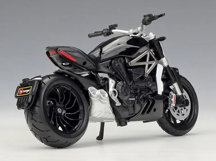 1:18 Ducati 2016 X Diavel S Motorcycle Model