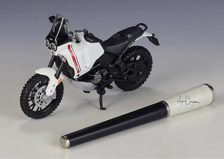 1:18 Ducati 2023 Desert X