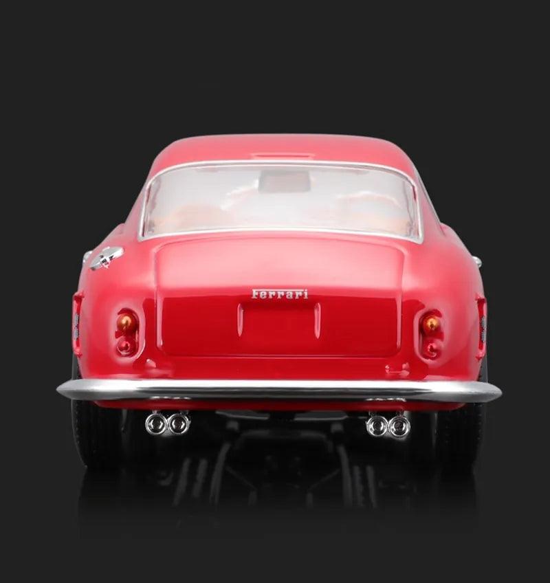 Ferrari 250 GT Berlinetta SWB del 1962 in scala 1:24 