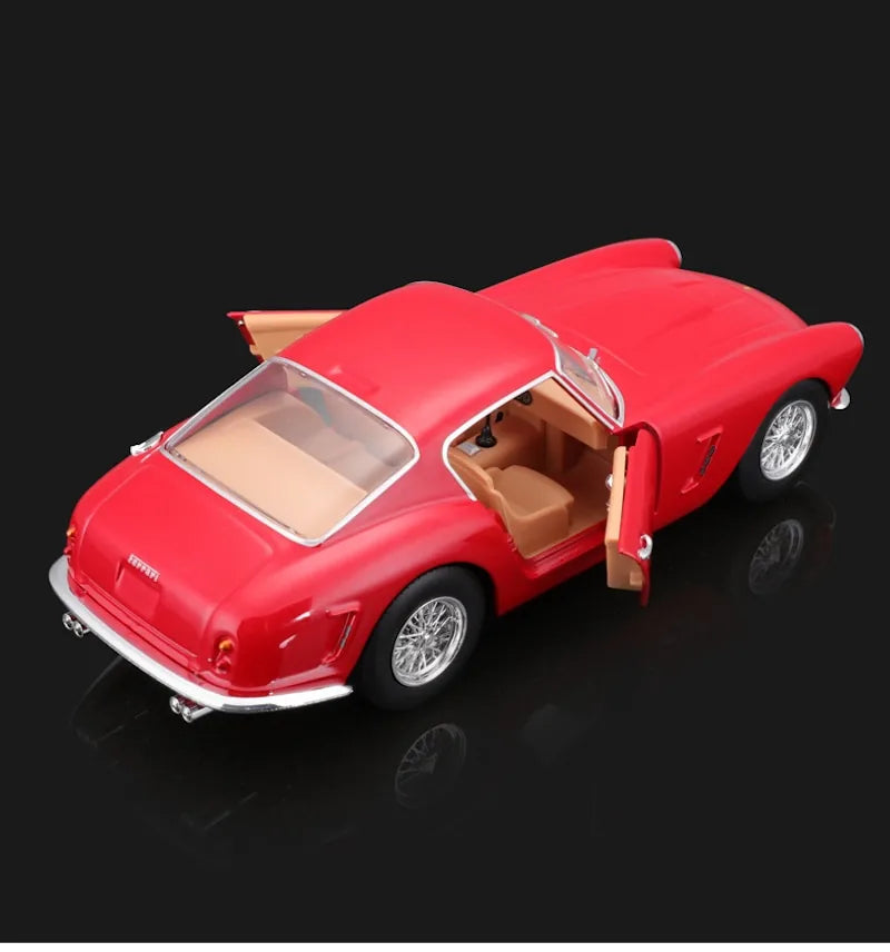 Ferrari 250 GT Berlinetta SWB del 1962 in scala 1:24 