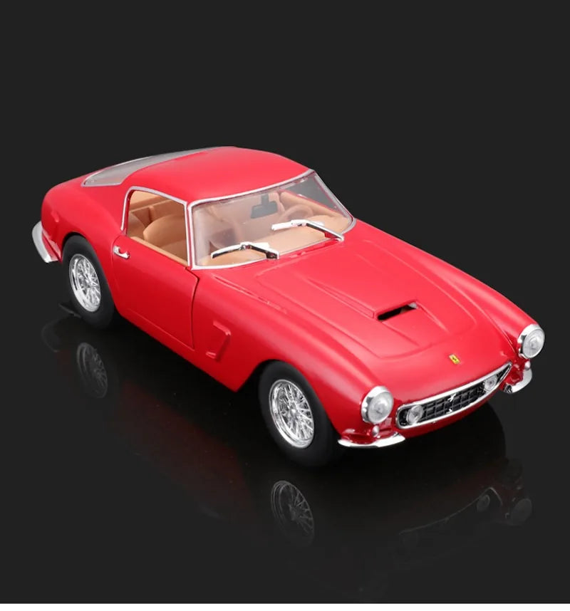 Ferrari 250 GT Berlinetta SWB del 1962 in scala 1:24 