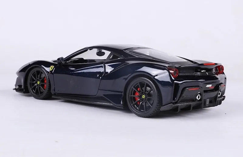 Ferrari 488 Pista 2015 à l'échelle 1:24