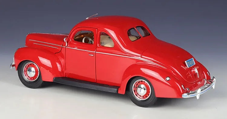 1:18 Ford 1939 Deluxe 