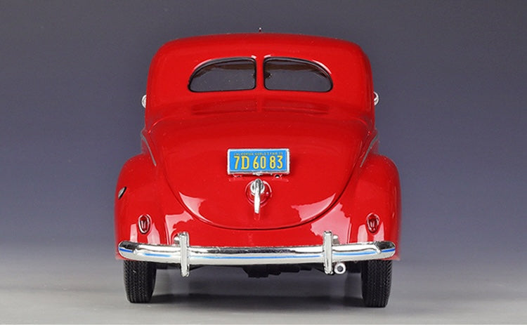 1:18 Ford 1939 Deluxe Die Cast Model Car