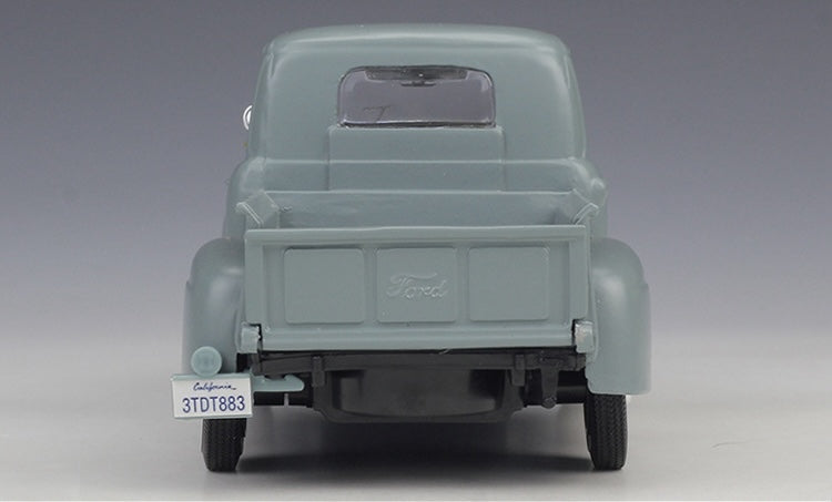 1:32 Ford 1948 F-1 Pick-up Die Cast Model Car