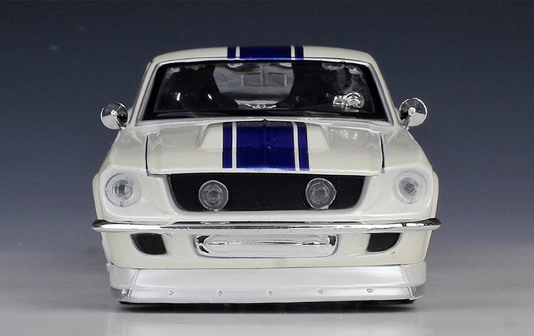 1:24 Ford 1967 Mustang GT Die Cast Model Car