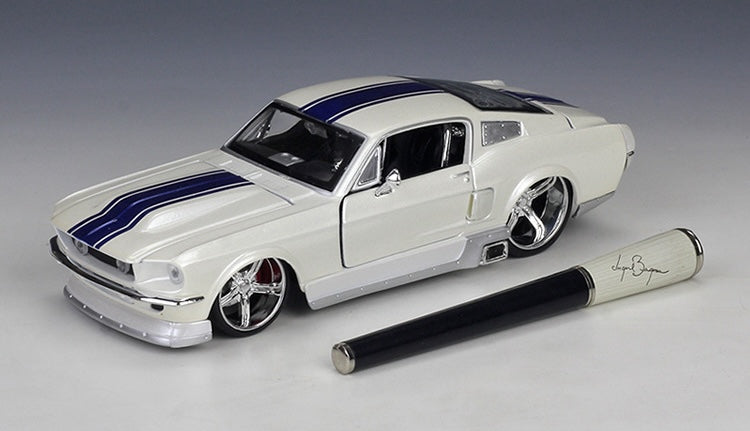 1:24 Ford 1967 Mustang GT Die Cast Model Car