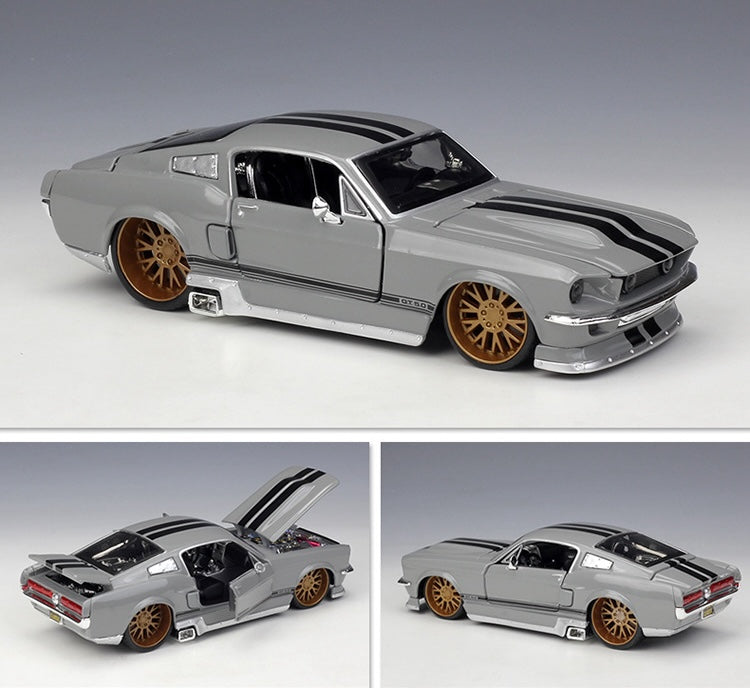 1:24 Ford 1967 Mustang GT Die Cast Model Car