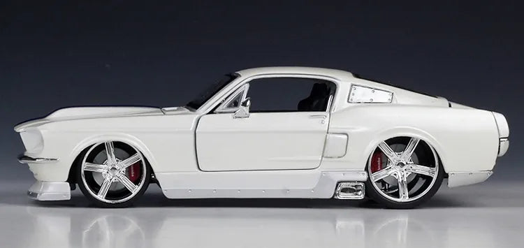 1:24 Ford 1967 Mustang GT