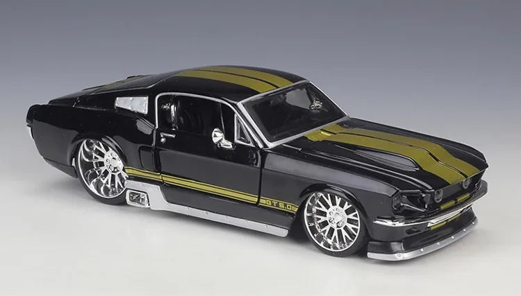 1:24 Ford 1967 Mustang GT