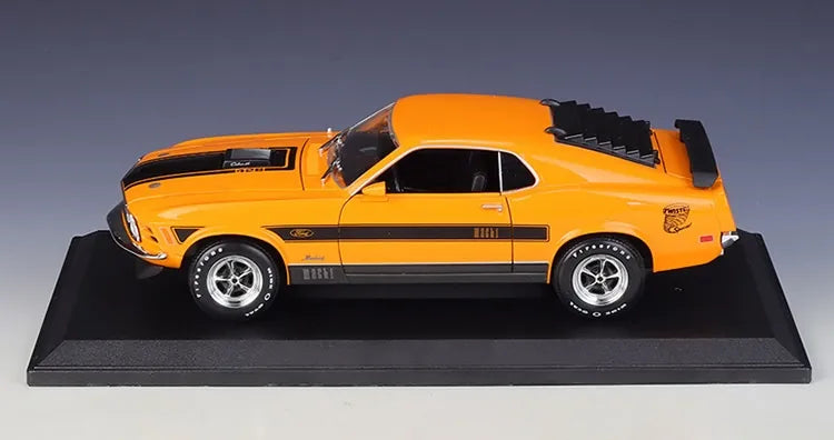 1:18 Ford 1970 Mustang Mach 1 Die Cast Model Car