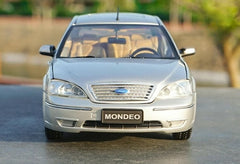 1:18 Ford 2000 Mondeo Die Cast Model Car